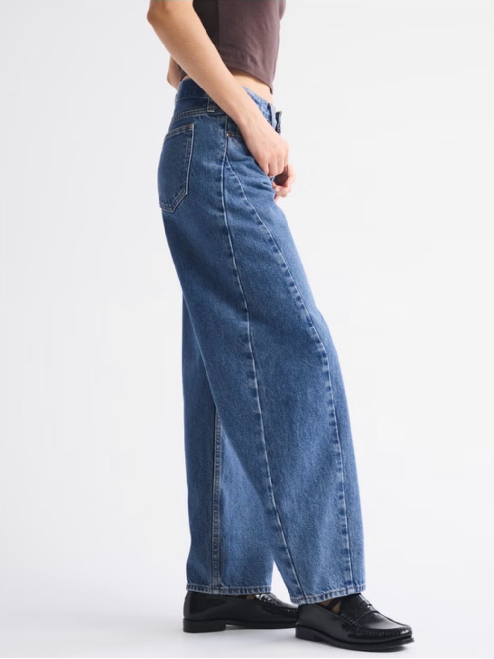 Abercrombie Mid Rise Barrel Jean 27 Short